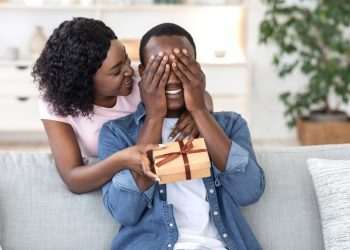 FecomercioSP projeta crescimento de 2,7% no varejo de São Paulo para o Dia dos Namorados