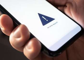 Cautelar da Anatel que coíbe venda de celular ilegal é "passo importante", diz Abinee