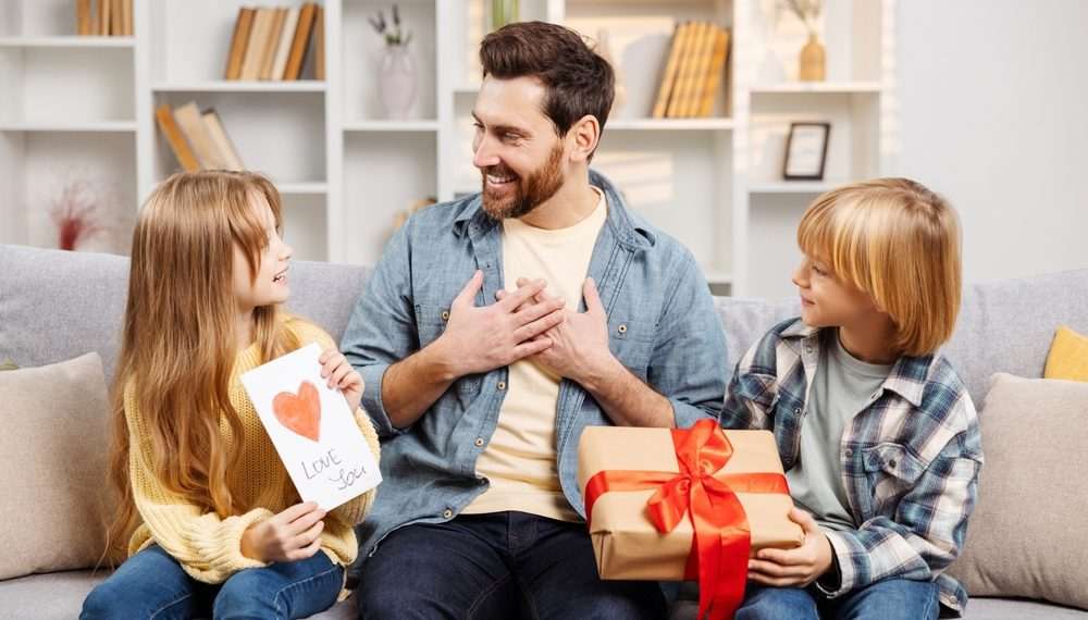 Dia dos Pais deve movimentar R$ 7,7 bilhões em 2024, aponta CNC