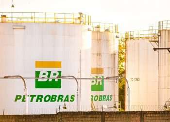 Petrobras retoma programa naval e prevê cinco navios próprios até o final de 2025