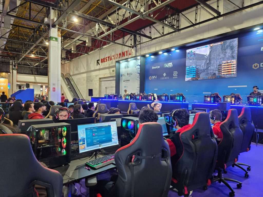 Entusiastas da tecnologia, inovadores e visionários lotam Campus Party Brasil