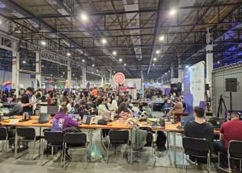Entusiastas da tecnologia, inovadores e visionários lotam Campus Party Brasil