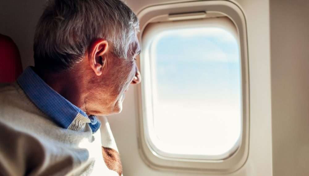 Aposentados poderão comprar passagem aérea por até R$ 200 cada trecho