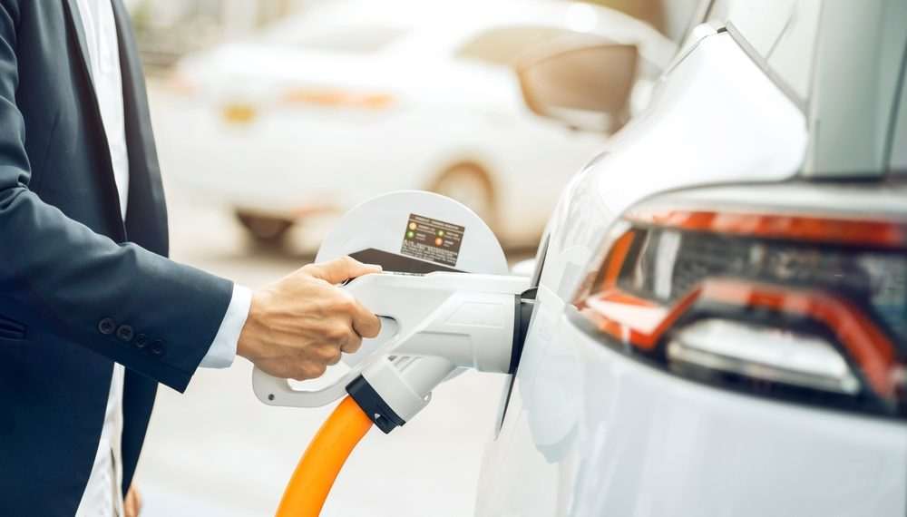 Huawei lança no Brasil carregadores elétricos capazes de carregar veículos em 5 minutos