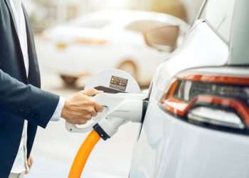 Huawei lança no Brasil carregadores elétricos capazes de carregar veículos em 5 minutos