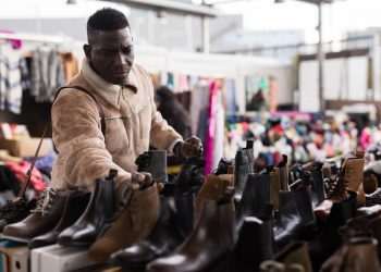 Importações de calçados da China aumentam 261% em junho ante mesmo mês de 2023
