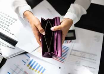 Setor de bens de consumo tem sido impactado por redução de gastos dos consumidores