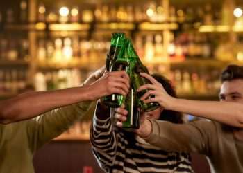 Mesmo com aumento de preço, cerveja se mantém presente no carrinho de compras do brasileiro