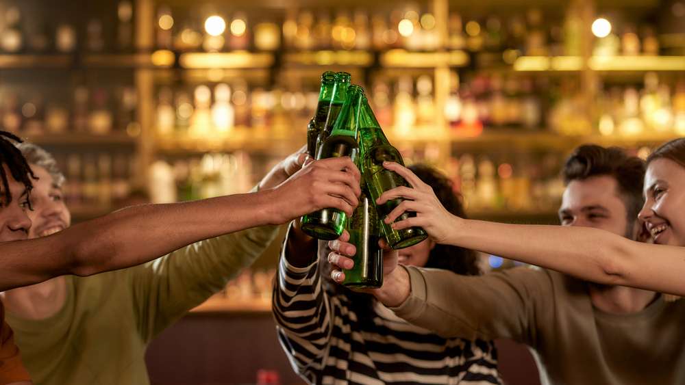 Mesmo com aumento de preço, cerveja se mantém presente no carrinho de compras do brasileiro