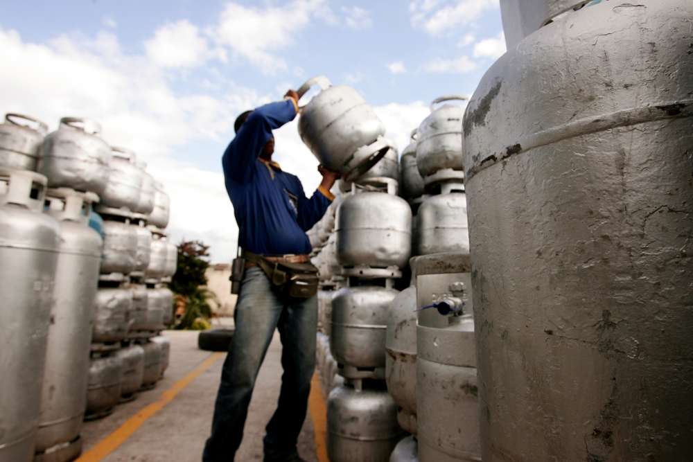 Governo oferecerá gás de cozinha para 20 milhões de famílias