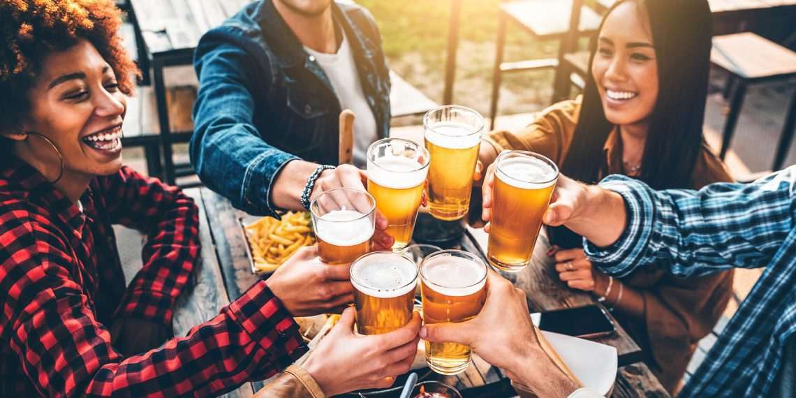 Bares e restaurantes esperam alta de faturamento durante feriadão de abril