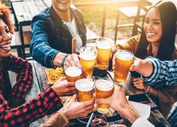 Bares e restaurantes esperam alta de faturamento durante feriadão de abril