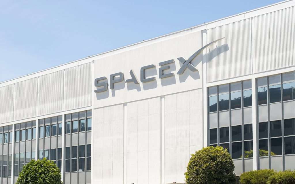 Missão da SpaceX que levará astronautas para 'caminhada espacial' é novamente adiada