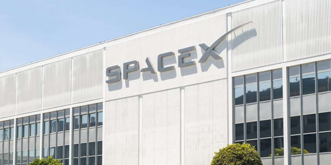 Missão da SpaceX que levará astronautas para 'caminhada espacial' é novamente adiada