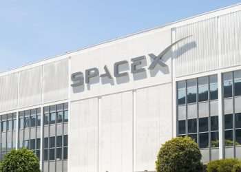 Missão da SpaceX que levará astronautas para 'caminhada espacial' é novamente adiada