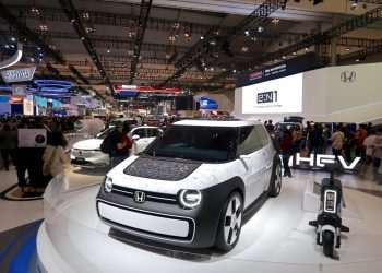 Vendas de elétricos e híbridos na China crescem em agosto, mas demais linhas de veículos caem