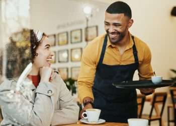 Rotatividade nos restaurantes: queda em 2024 exige novas ações do setor