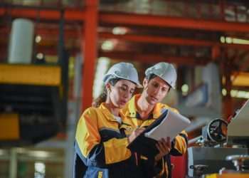 Programa irá oferecer qualificação profissional para 15 mil jovens