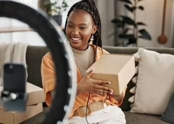 Marcas apostam em influenciadores digitais para engajar seus consumidores