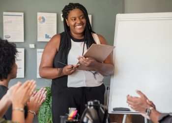 Empoderamento econômico negro aumentaria PIB do Brasil, apontam especialistas