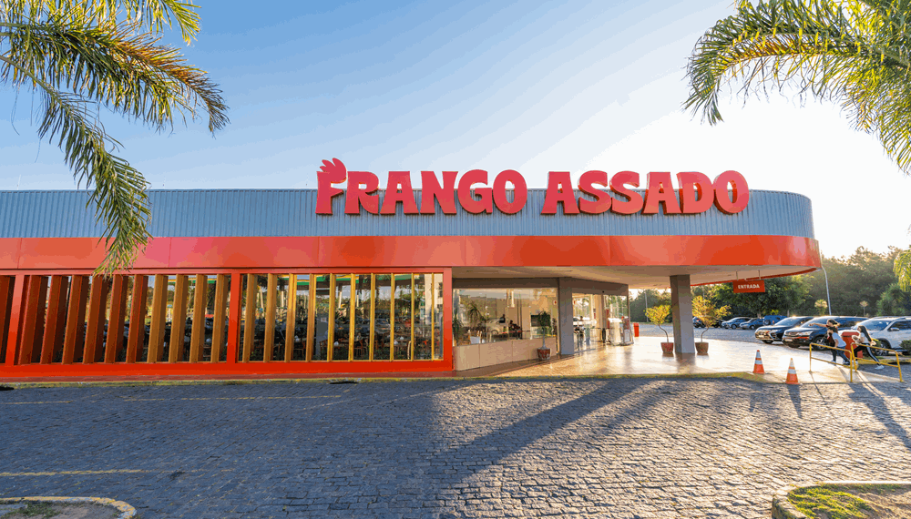 Frango Assado reformula lojas para atrair clientes e planeja expansão nas rodovias de São Paulo