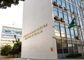 Agências reguladoras têm que respeitar o formulador de políticas públicas, diz ministro