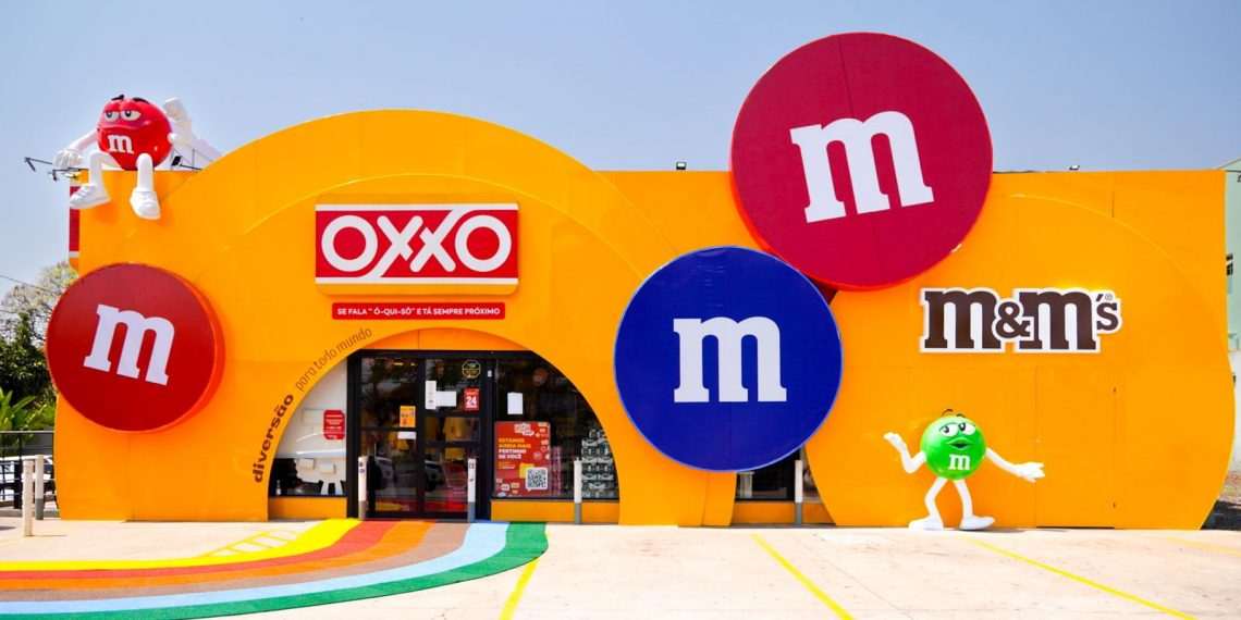 Com foco na geração Z, M&M's investe em loja emblemática da Oxxo Unicamp