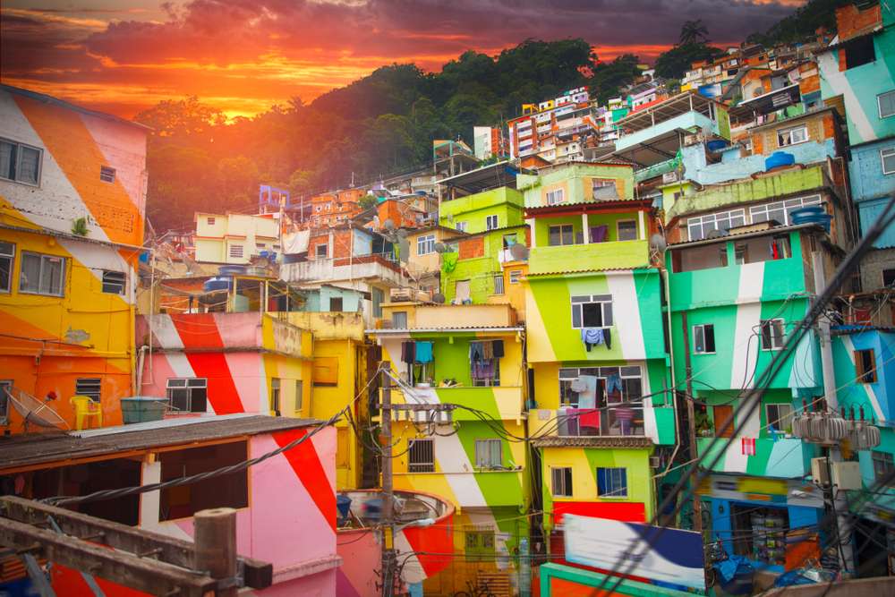 Nestlé, Nubank e Shopee lideram o consumo nas favelas dentro de suas categorias