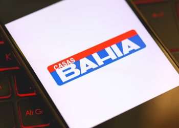 Casas Bahia lança assistente virtual com IA de olho na Black Friday