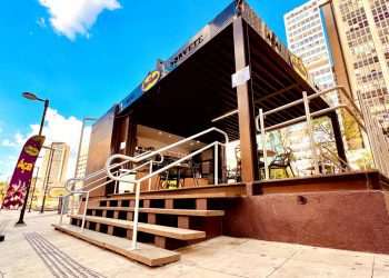 Novo Anhangabaú inaugura quiosques mirando ofertas gastronômicas para o centro de São Paulo