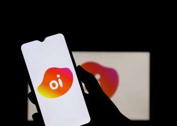 CEO da Oi, Mateus Bandeira, anuncia a funcionários que deixará o cargo