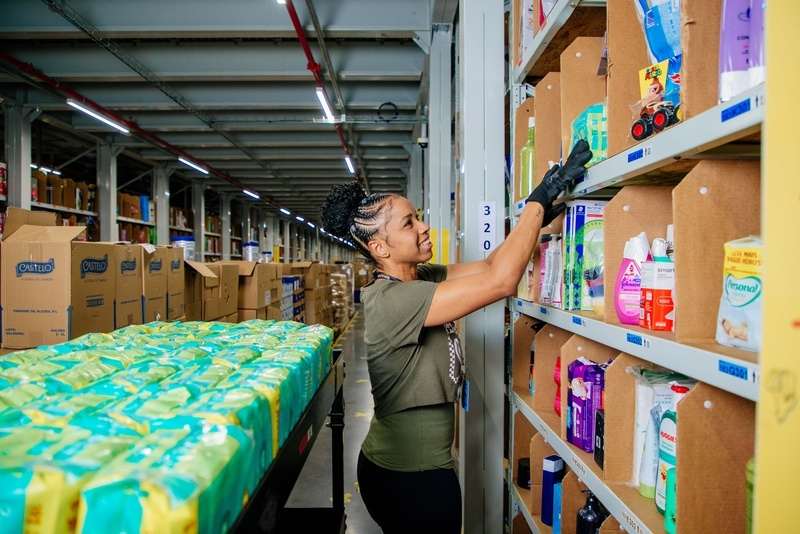 Amazon abre 6.500 vagas temporárias no Brasil para atender à demanda de fim de ano