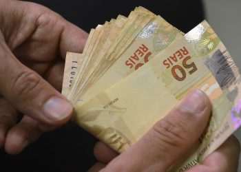 CNC estima injeção de R$ 125,6 bilhões na economia com 13º salário