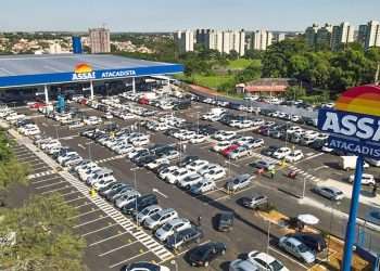 Assaí inaugura primeira loja no Guarujá e amplia presença na Baixada Santista