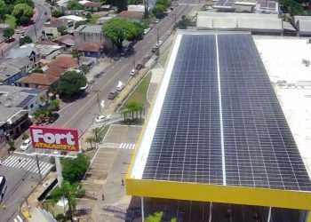 Fort Atacadista adota energia solar em suas lojas mirando agenda ESG