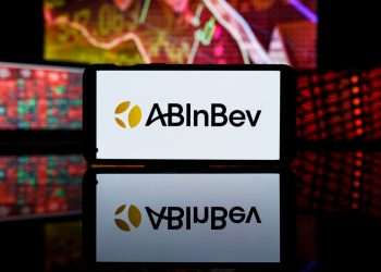 Putin coloca ações do ramo russo da cervejaria AB InBev em gestão temporária estatal