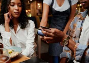 Estado de SP abre diálogo com setor de Alimentação e pode rever aumento de ICMS