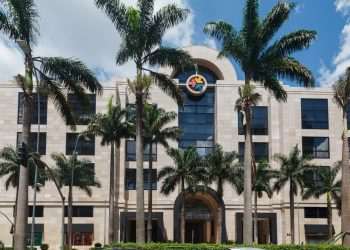 H&M, Comme des Garçons e Alo Yoga vão inaugurar suas primeiras lojas no Brasil em 2025