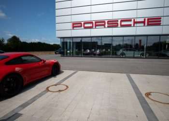 Porsche SE projeta baixa contábil de US$ 20,9 bilhões em investimentos na Volkswagen