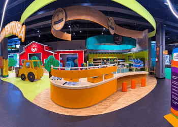 JBS inaugura minimercado com ambientes lúdicos no Museu da Imaginação