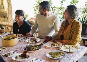 Alimentação fora do lar teve alta de 2,5% no volume de serviços em novembro
