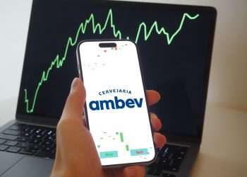 Lucro líquido da Ambev soma R$ 5,024 bilhões no 4º trimestre, alta de 11% em um ano