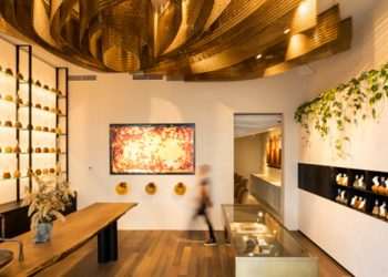 Comvita tem flagship que mistura varejo com educação sobre mel e abelhas