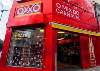 Oxxo aposta em loja como "esquenta" do Carnaval, patrocina bloquinhos e cria marchinha