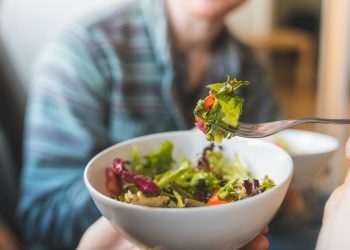 Maioria dos cariocas preferem comer em casa neste Carnaval