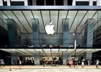 Acionistas da Apple rejeitam proposta para eliminar programas de diversidade da empresa
