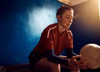 Conexão glocal, fit é fun e futebol sem gênero são tendências para apostar em 2025