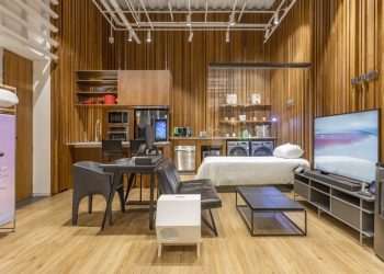 Fast Shop inaugura apartamento totalmente equipado com IA em sua flagship