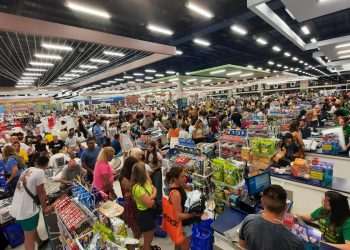 Argentinos lotam lojas da Havan no verão e impulsionam vendas