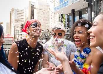 Riachuelo, C&A, Coca-Cola Femsa e outras varejistas realizam ações para o Carnaval 2025